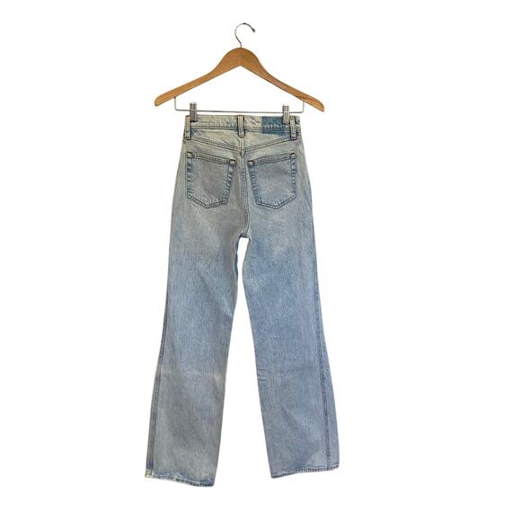 Abercrombie & Fitch The '90s Relaxed Jean Ultra High Rise Light Blue Wash - Picture 8 of 11